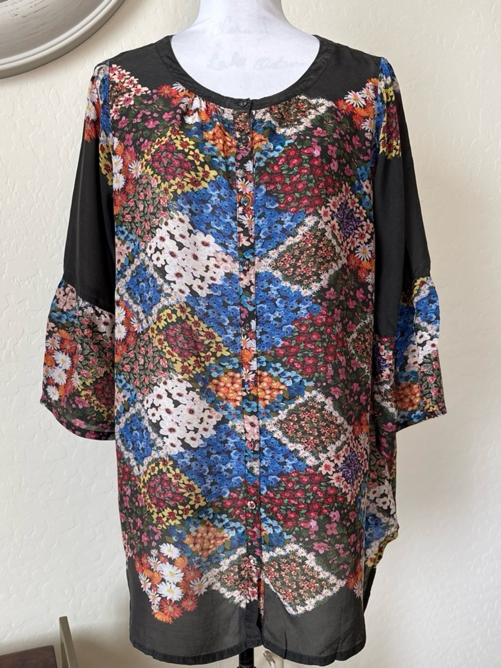 Johnny Was Black Multi Floral Button-Front rayon Blouse bell sleeves M - Picture 1 of 8